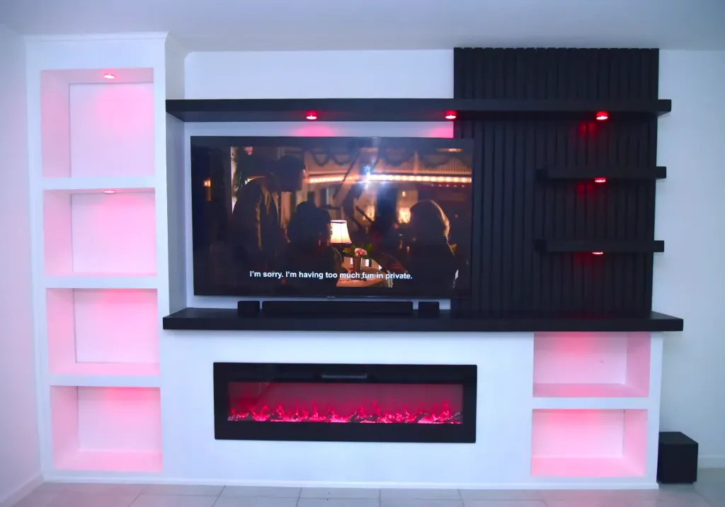 Kusstom Signature Media Wall